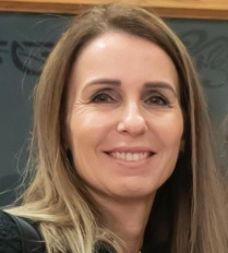 Dr. Martos Renáta